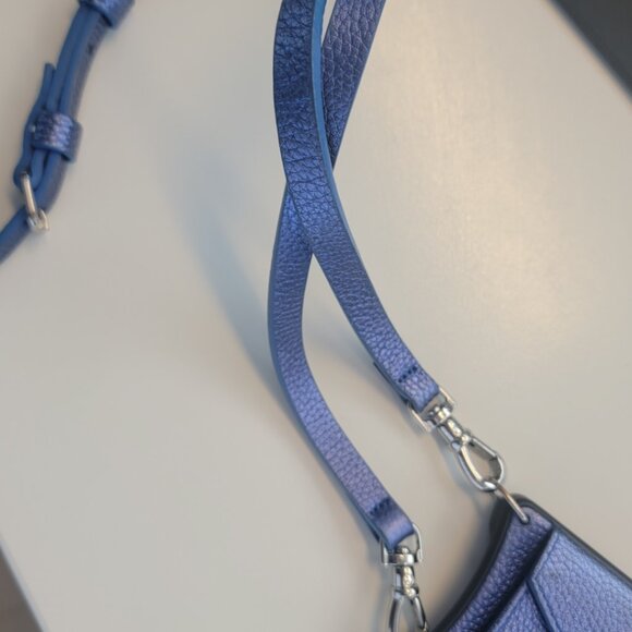 Bandolier Iphone 14 case & strap comes with pouch - Picture 3 of 5